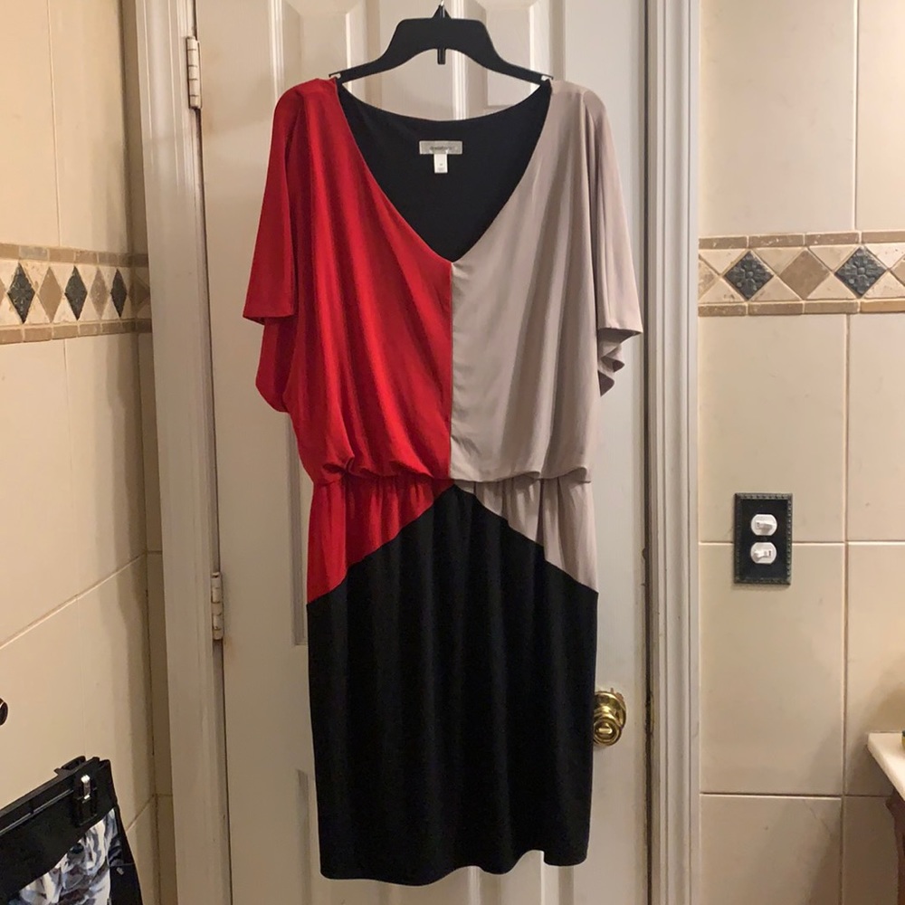 Dressbarn Size 16 Stretchy Knee Length Dress
